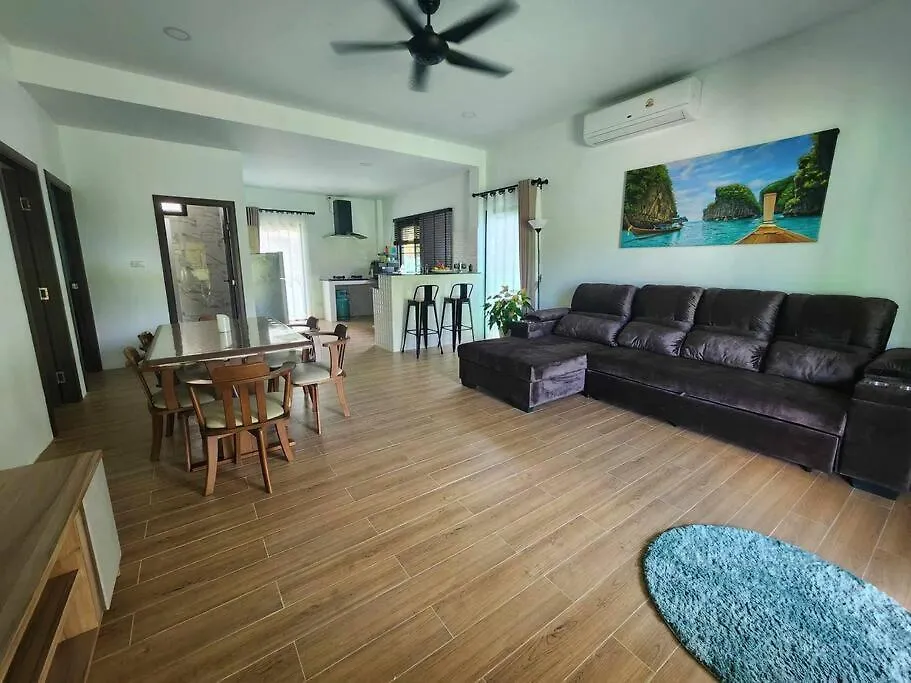 Lantamor Villas And Bungalows location